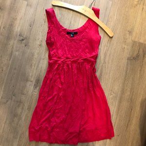 Red sundress, stretchy